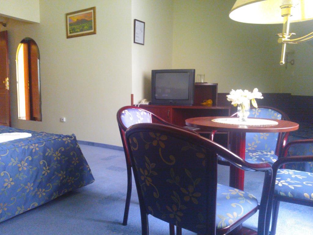 Kolibri Ξενοδοχείο Μίσκολτς Δωμάτιο φωτογραφία